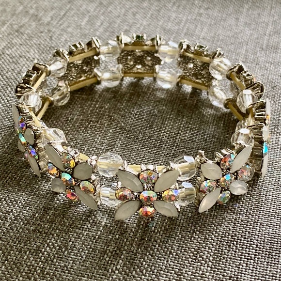 Jewelry - Vintage crystal bracelet